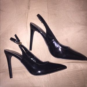 BRAND NEW NEVER WORN F21 Black sling back pumps